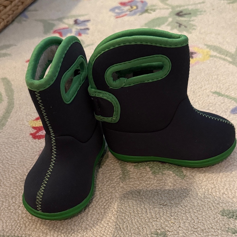 BOGS Green and Black Boots kids